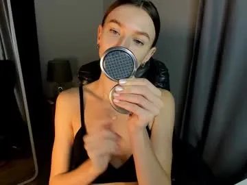 evatoniz on Chaturbate