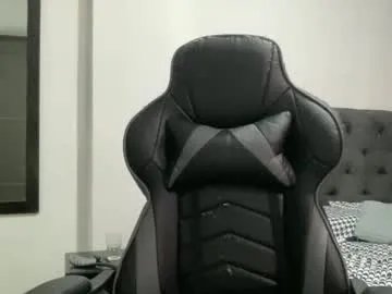 fenix_golden17 on Chaturbate