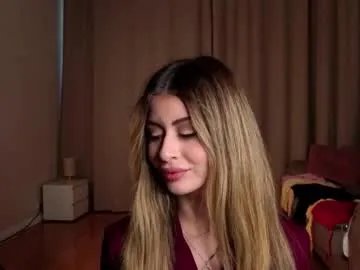 Freechat holayoula on Chaturbate