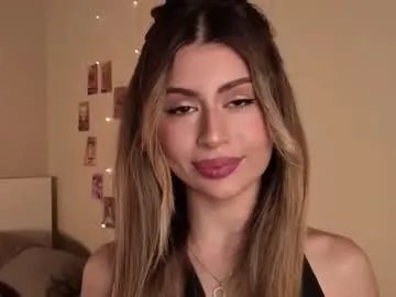 Freechat holayoula on Chaturbate