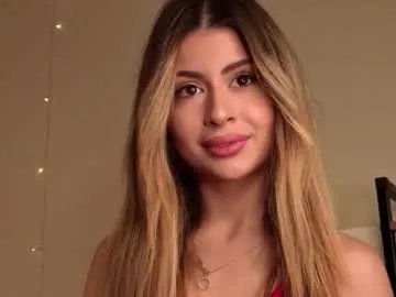 Freechat holayoula on Chaturbate