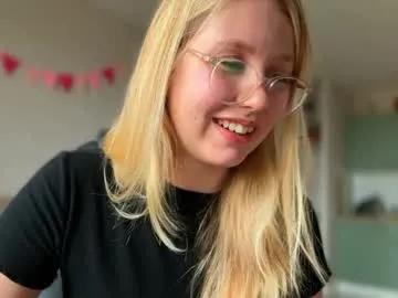 Freechat horney_audrey on Chaturbate