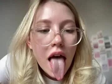 Freechat horney_audrey on Chaturbate