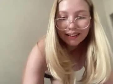 Freechat horney_audrey on Chaturbate