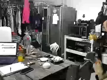 Freechat hornyhippies0080 on Chaturbate