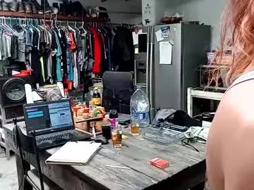 Freechat hornyhippies0080 on Chaturbate