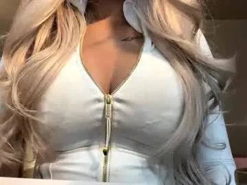 hottie940534 — If you're just watching me I'll kick u out #ebony