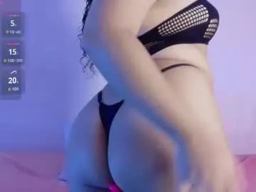 Freechat innocenthazel on Chaturbate