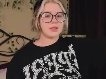 Admire Irissocute, she wants to masturbate for you irissocute from Chaturbate