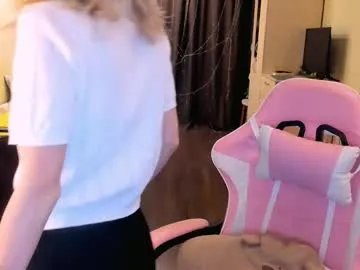 Freechat julie_flores on Chaturbate