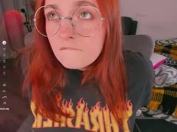 juliet_schoolgirl on Chaturbate