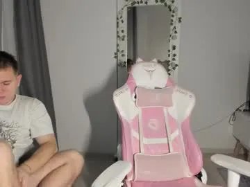 Freechat kesh_mne on Chaturbate