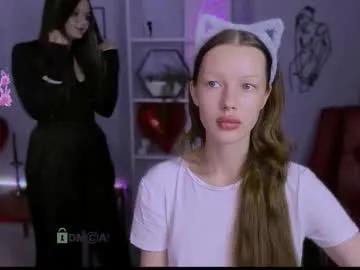 Freechat khloebeauty on Chaturbate