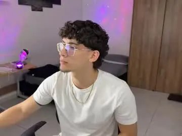 Freechat kisan_smith on Chaturbate