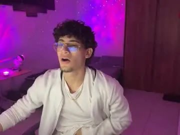 Freechat kisan_smith on Chaturbate