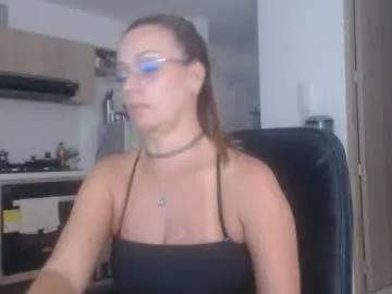 Freechat latinpaprika on Chaturbate