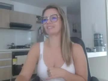 Freechat latinpaprika on Chaturbate
