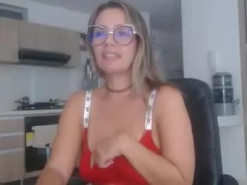 Freechat latinpaprika on Chaturbate