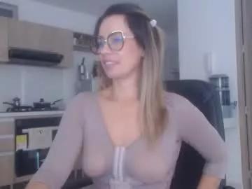 Freechat latinpaprika on Chaturbate