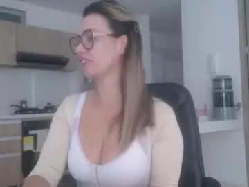 Freechat latinpaprika on Chaturbate