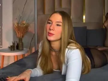 Freechat lesliemines on Chaturbate