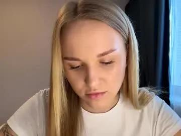 lezlielowe on Chaturbate 