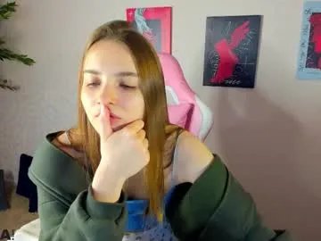 lina_reeds on Chaturbate