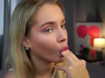 lipswithsmileonthem on Chaturbate 