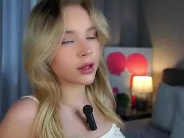 lipswithsmileonthem on Chaturbate 
