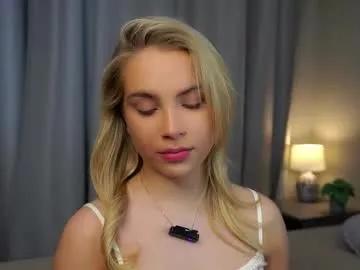 lipswithsmileonthem on Chaturbate 
