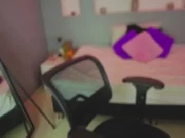 little_lilith_apple — GOAL: Sexy Dance [272 tokens remaining] Welcome to my room! #feet #ebony #latina #fuckmachine