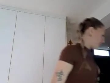 londonbrooke — Distract me with a strip tease/lap dance (3 mins) #flexible #new #british #dance #gymgirl [500 tokens left]