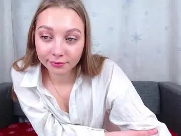 love_bella_ on Chaturbate