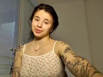 lucyrait on Chaturbate