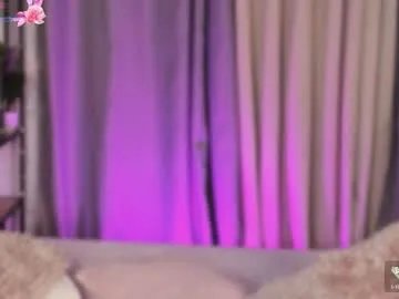 lynda_west on Chaturbate