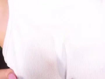 maybellebyone — G:Take off my top and get a close-up of my tits Hello I'm Milina and I'm #shy #lovense #18 #young and i have very #bigboobs [158 tokens remaining]