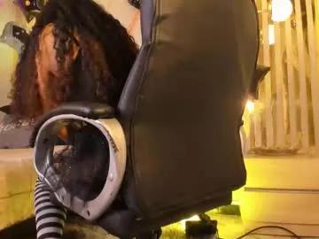 Admire sweet escort Melaniegh_ melaniegh_ from Chaturbate