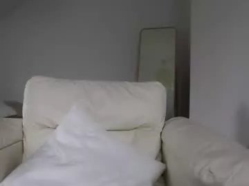 Freechat miiiawallace on Chaturbate