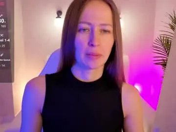 milfcruze from Chaturbate