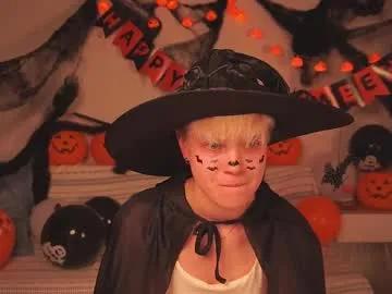 Explore Mimipuff, she wants to masturbate for you mimipuff from Chaturbate