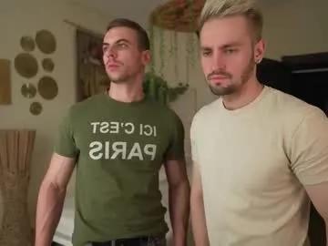 Away muscularfriend on Chaturbate