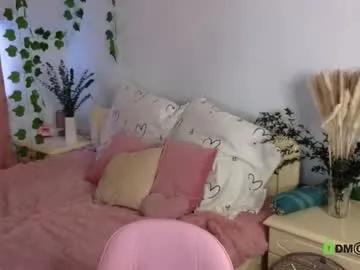 Freechat peach_mila on Chaturbate
