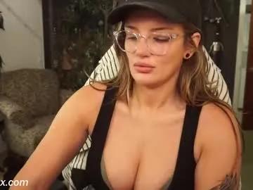 Freechat poppysux on Chaturbate