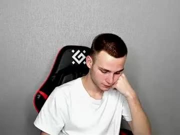 Freechat robert10211 on Chaturbate