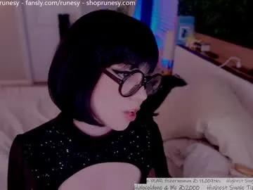 Freechat runesy on Chaturbate
