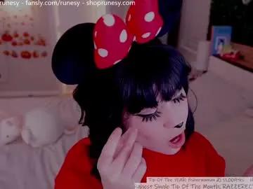 Freechat runesy on Chaturbate