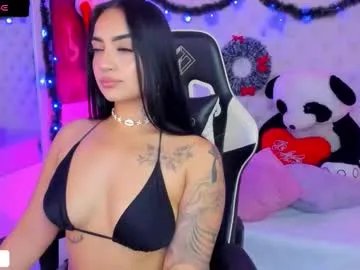 scarlett_luv — HELLO GUYS, WELCOMEroll the dice 27tokens// #pvt is on!! #bigass #latina #lovense #dirty #feet - Multi-Goal :  deep Throat #Lovense #Lush #interactivetoy