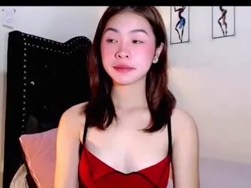 swt_asianholly on Chaturbate