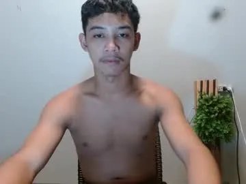 tom_denzel from Chaturbate