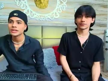 Freechat twinslovers_ on Chaturbate